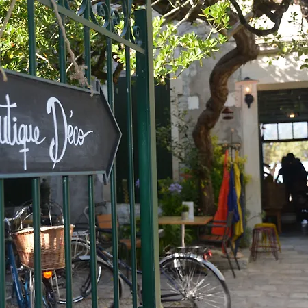 Le Mole Bed & Breakfast 2*